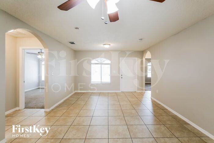 20433 Nw 19th Ave - Photo 3 of 16