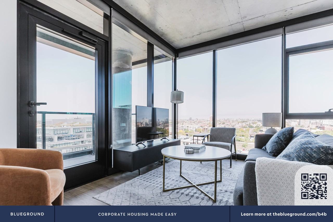 225 North Elizabeth Street - Photo 6 of 50