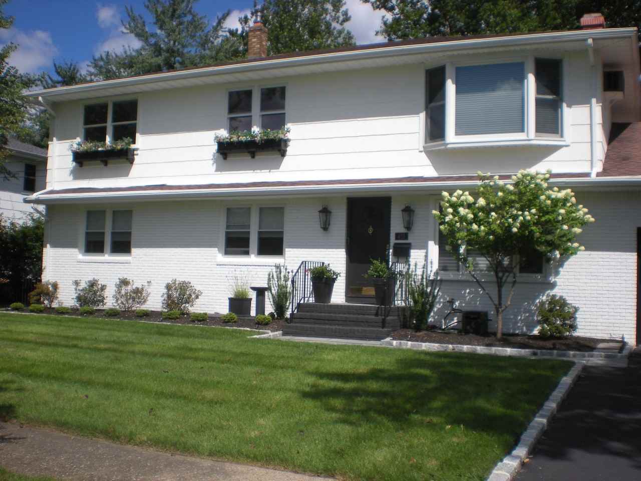 413 Midland Avenue - Photo 2 of 18