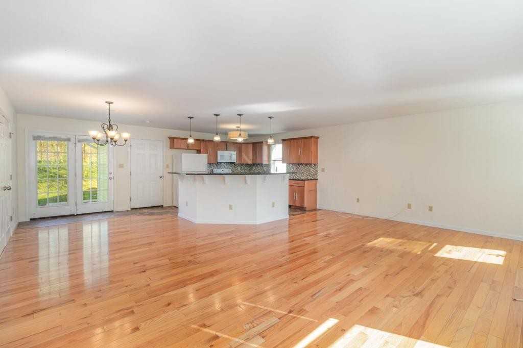 927 E Lisburn Rd - Photo 4 of 25