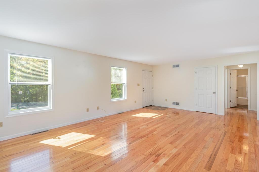 927 E Lisburn Rd - Photo 5 of 25