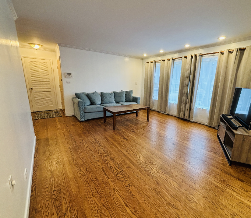 6747 N Harding Ave #1 - Photo 5 of 43