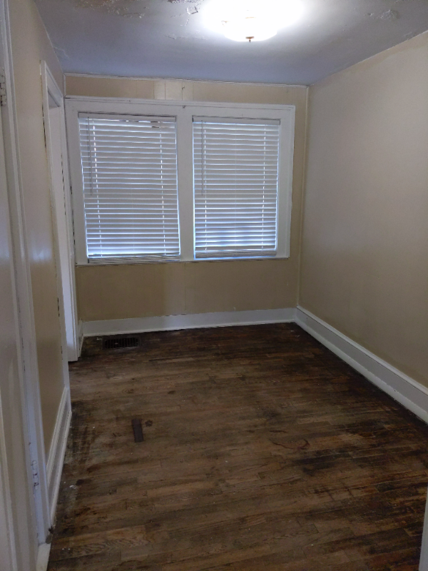 217 Staley St - Photo 3 of 3