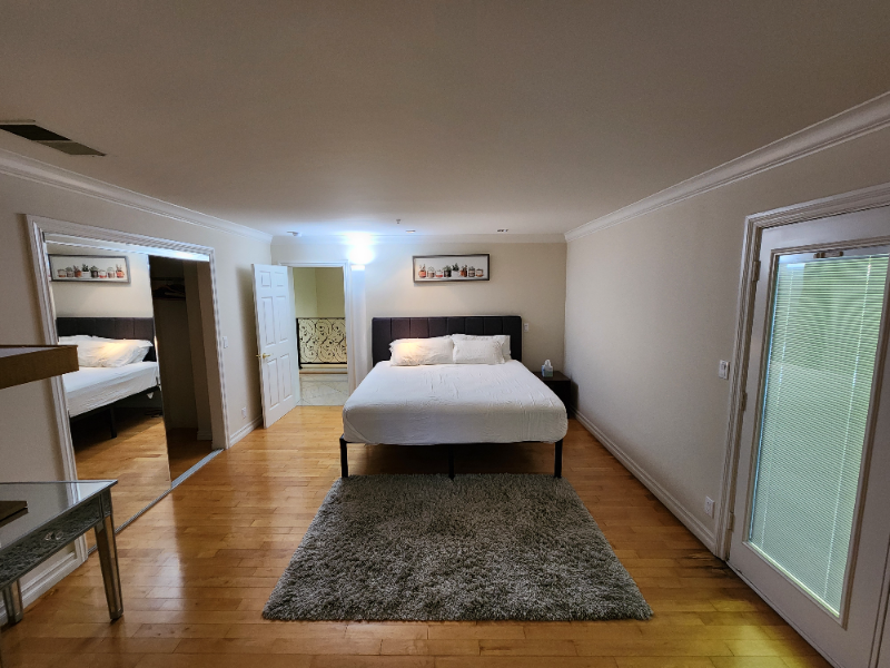 36 Coldwater Canyon Ave, Los Angeles, CA 91604 1 Bedroom Apartment