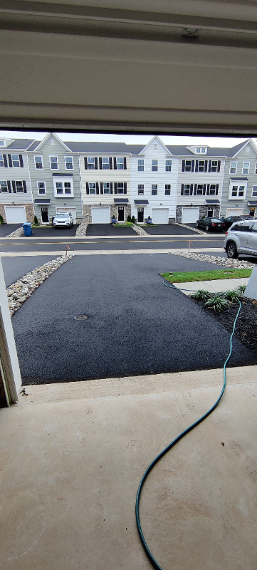 306 Bennetts Ct - Photo 2 of 20