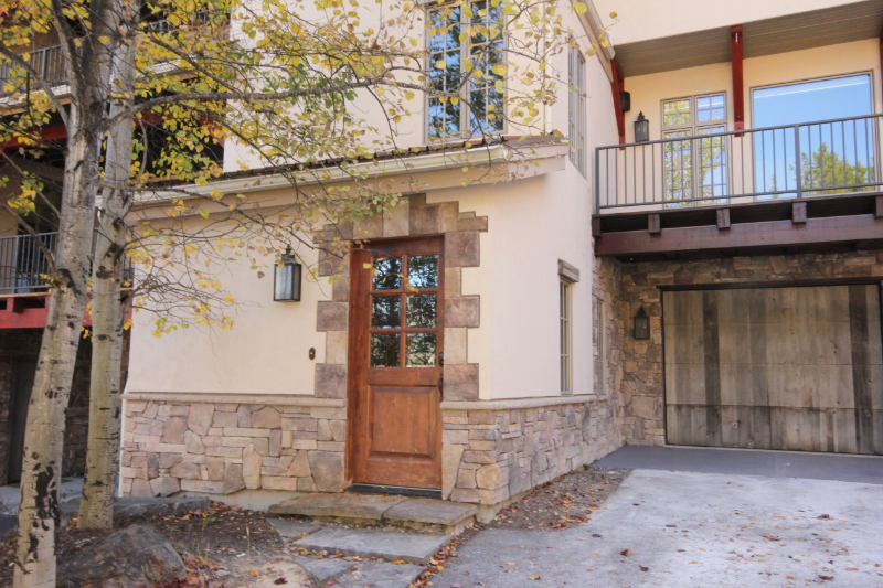 1141 Meadowlark Lane - Photo 2 of 24