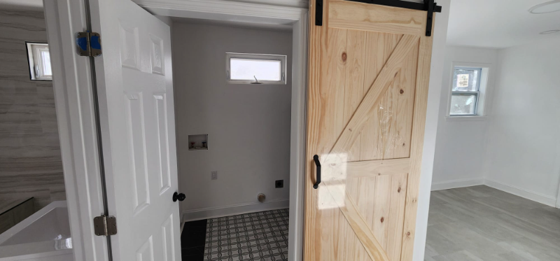 830 Market St - Photo 3 of 11