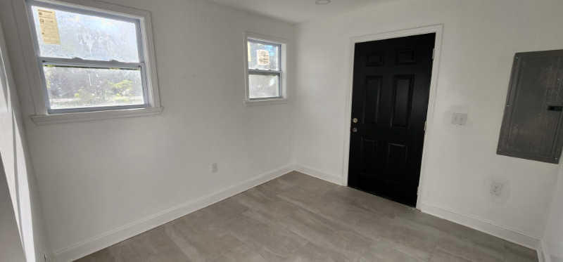 830 Market St - Photo 5 of 11