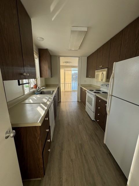 5223 Shelter Bay Ave #5223 - Photo 3 of 17