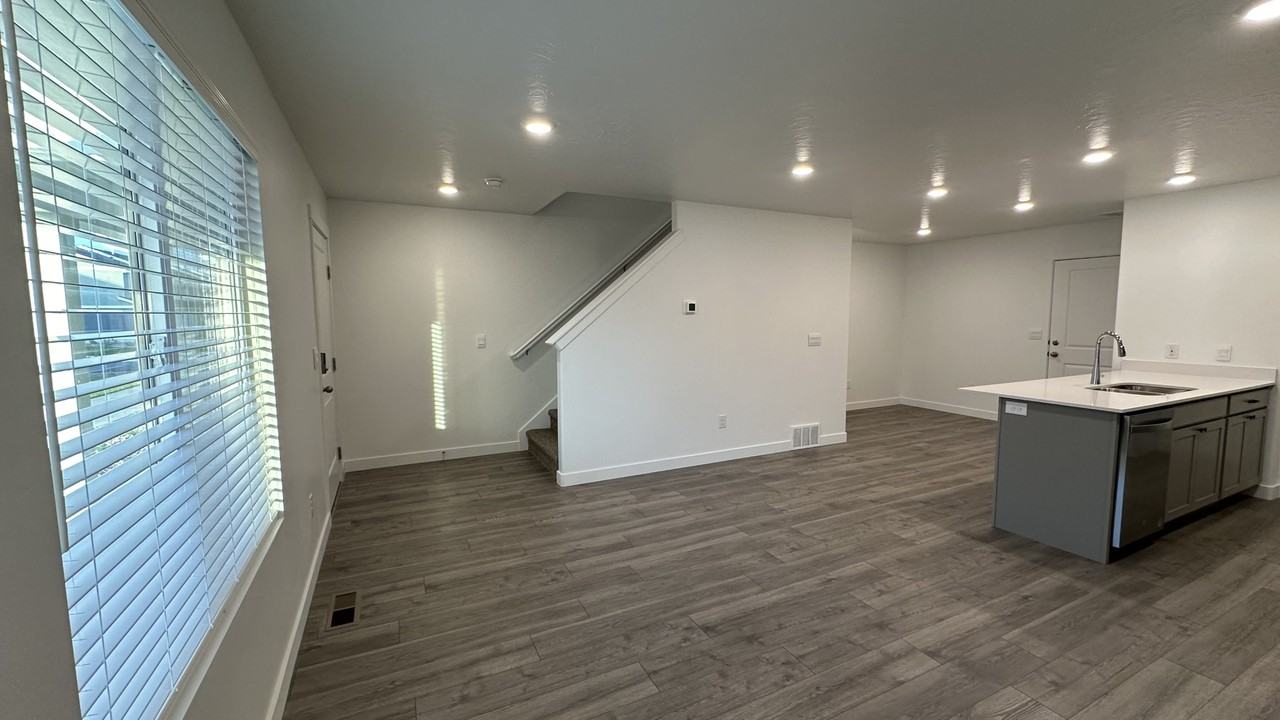 912 E Barrelman Ct #912 - Photo 4 of 29