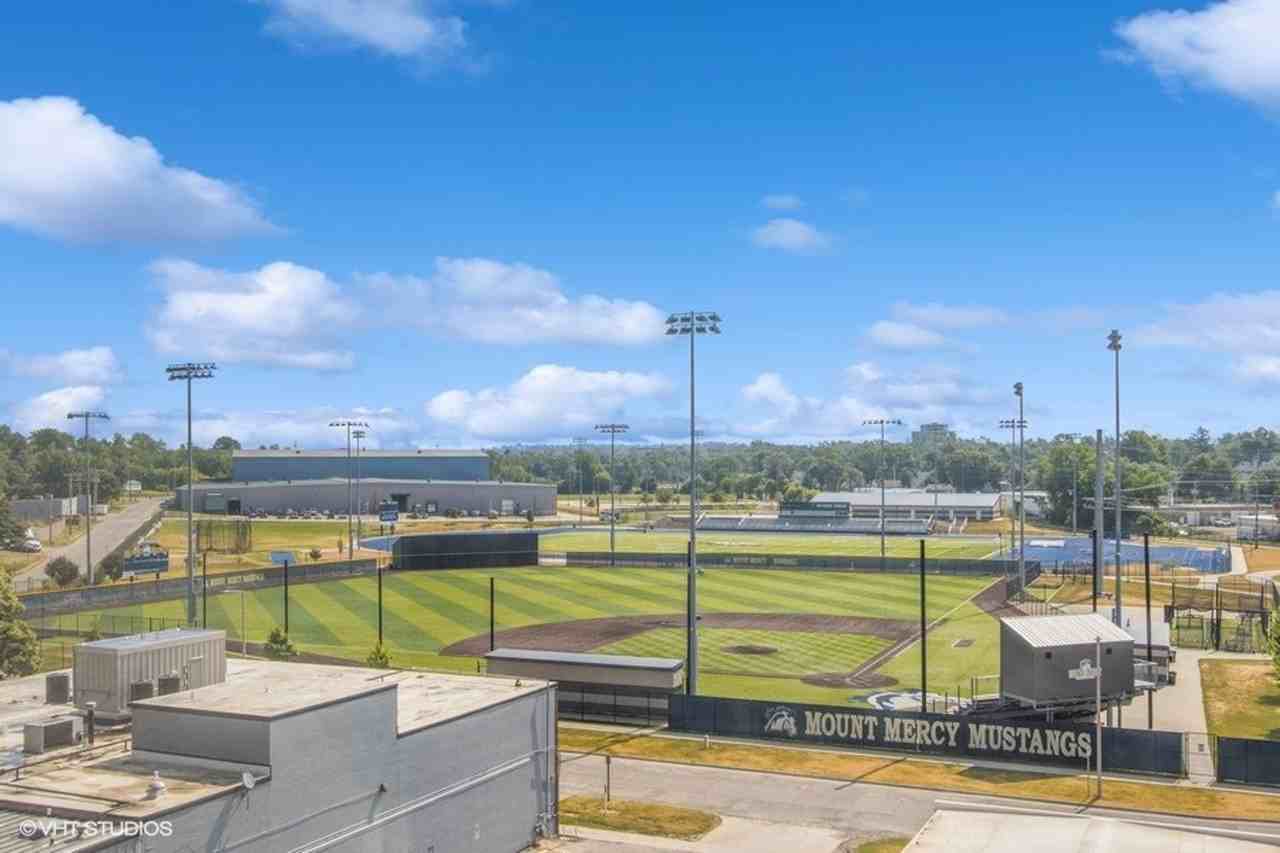 The Leo at the Hub Apartments - Photo 2 of 33