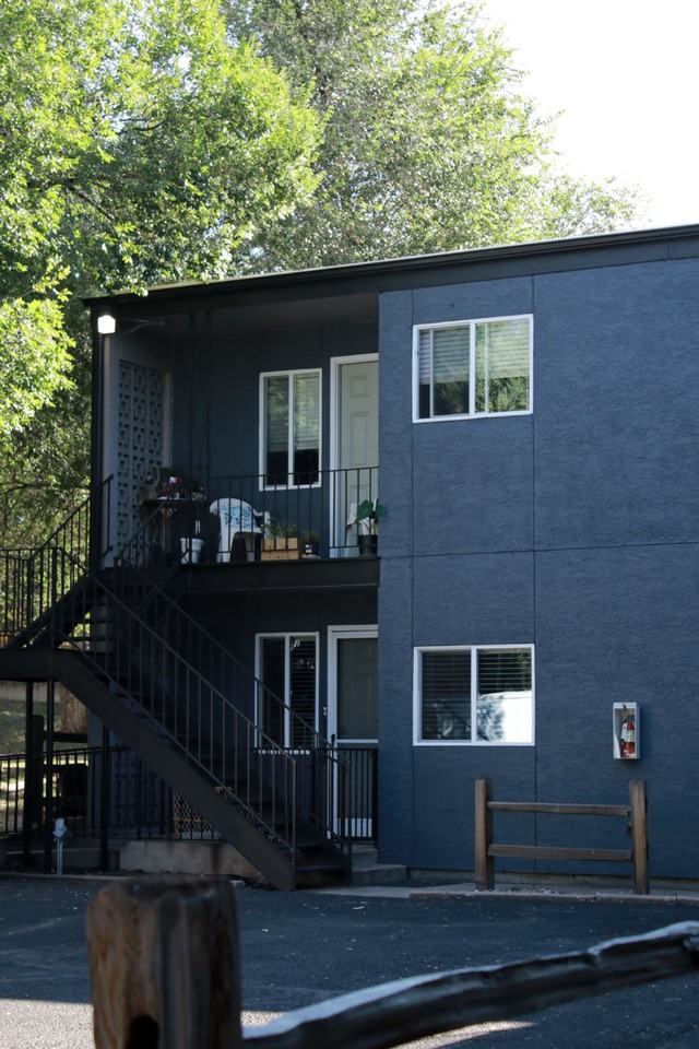 Grand West at Alex Place - Photo 2 of 10