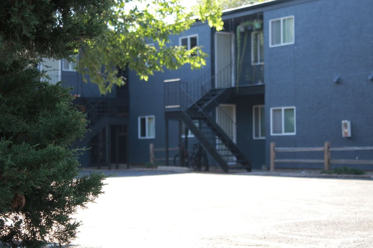 Grand West at Alex Place - Photo 5 of 10