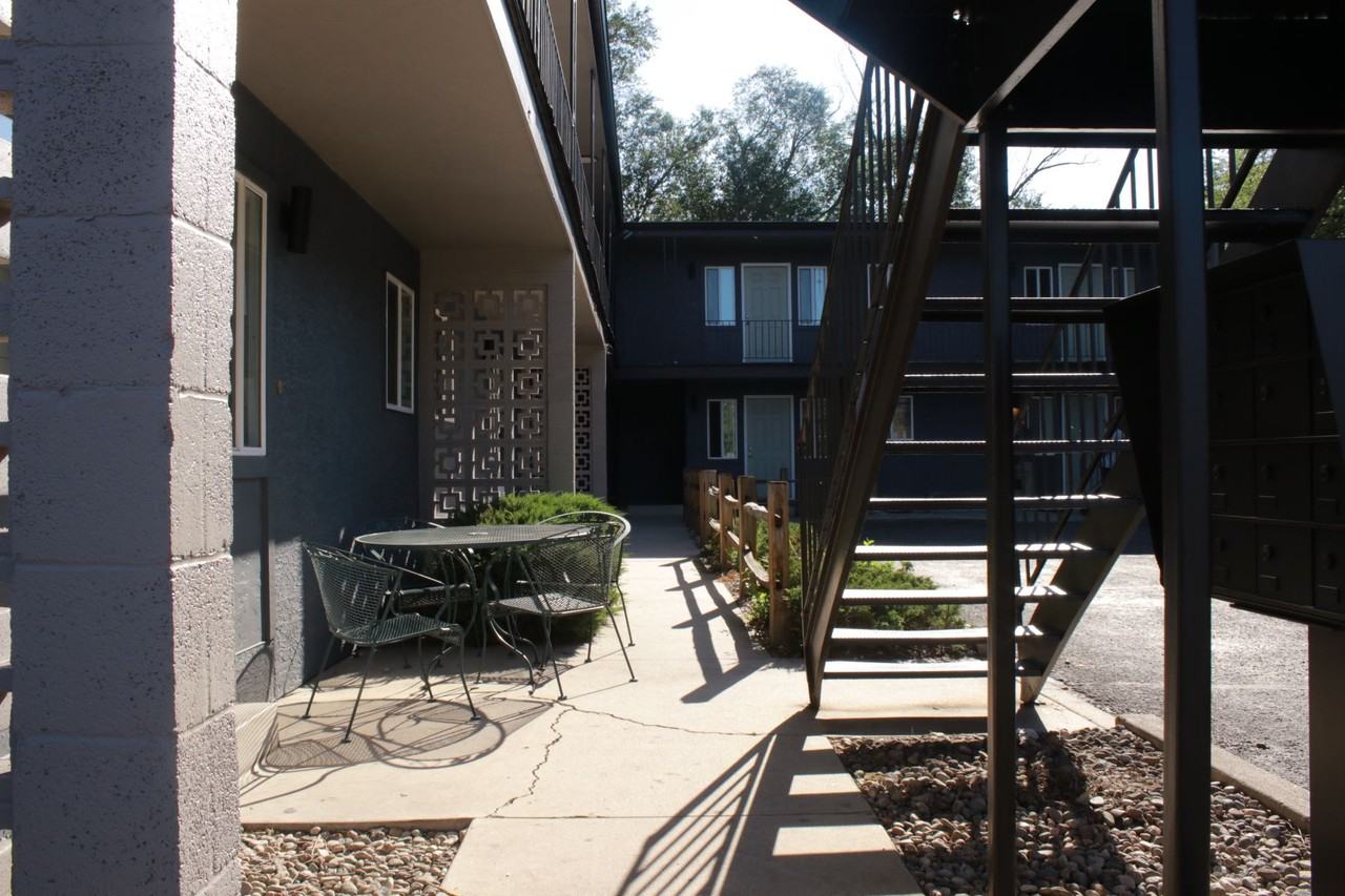 Grand West at Alex Place - Photo 4 of 24