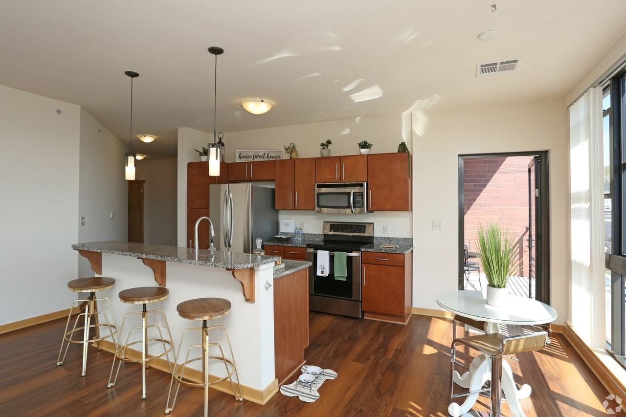 Jackson Square Apartments - Photo 4 of 24