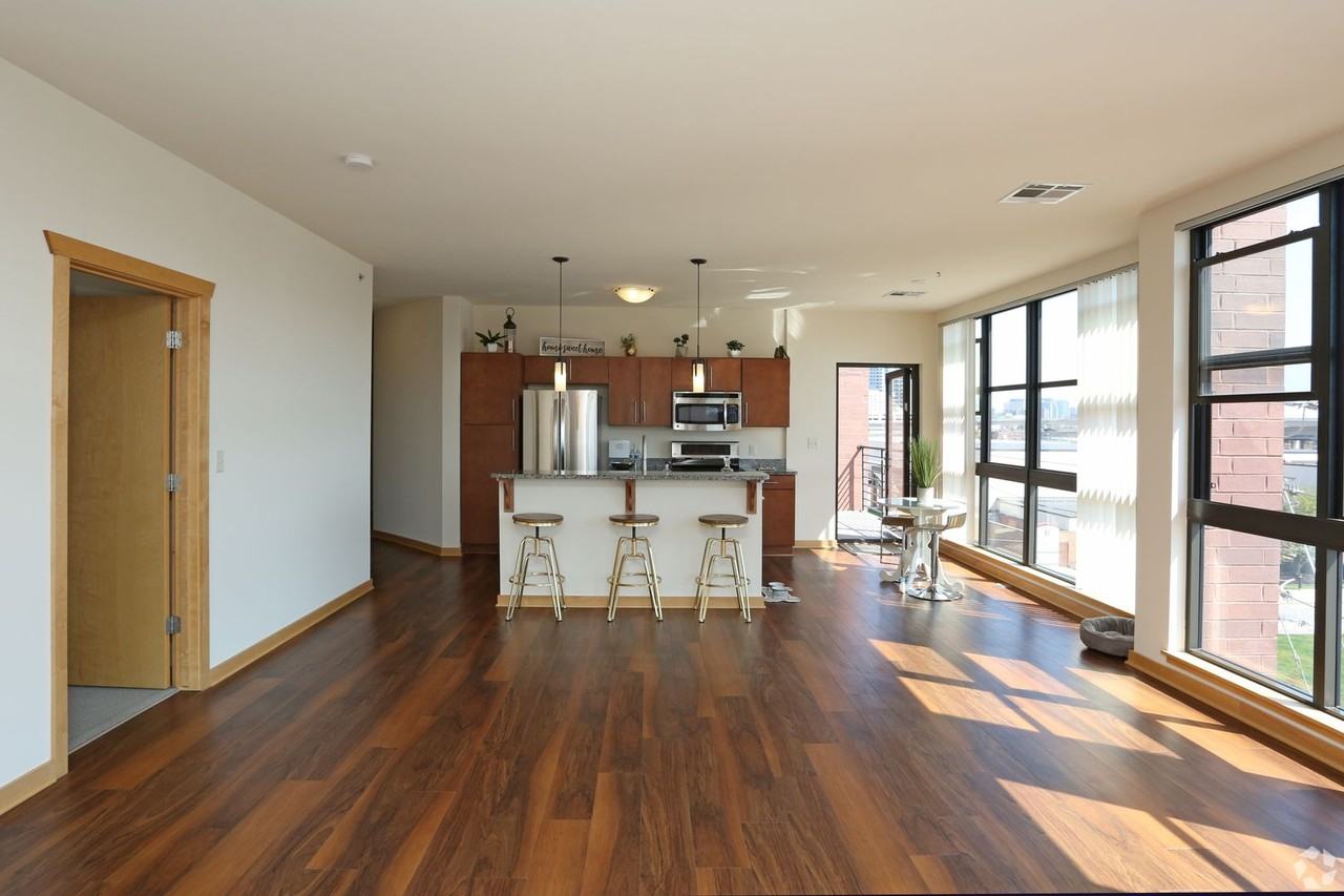 Jackson Square Apartments - Photo 6 of 24