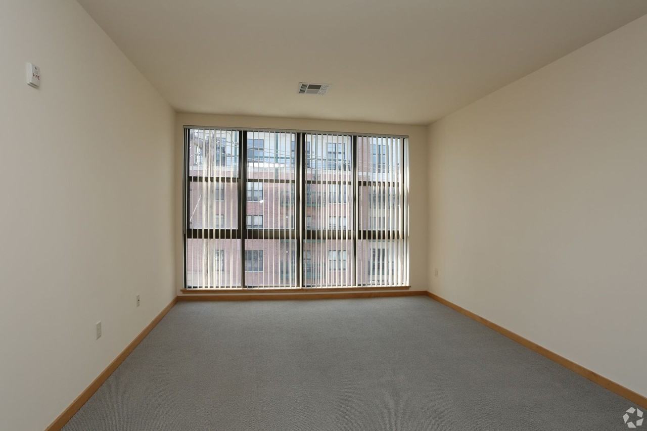 Jackson Square Apartments - Photo 7 of 24