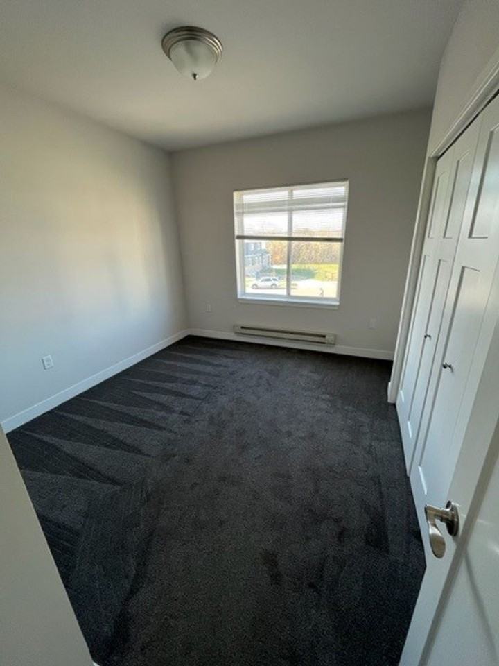 Cottage Grove Commons: 1300 N Windsor - Photo 4 of 16