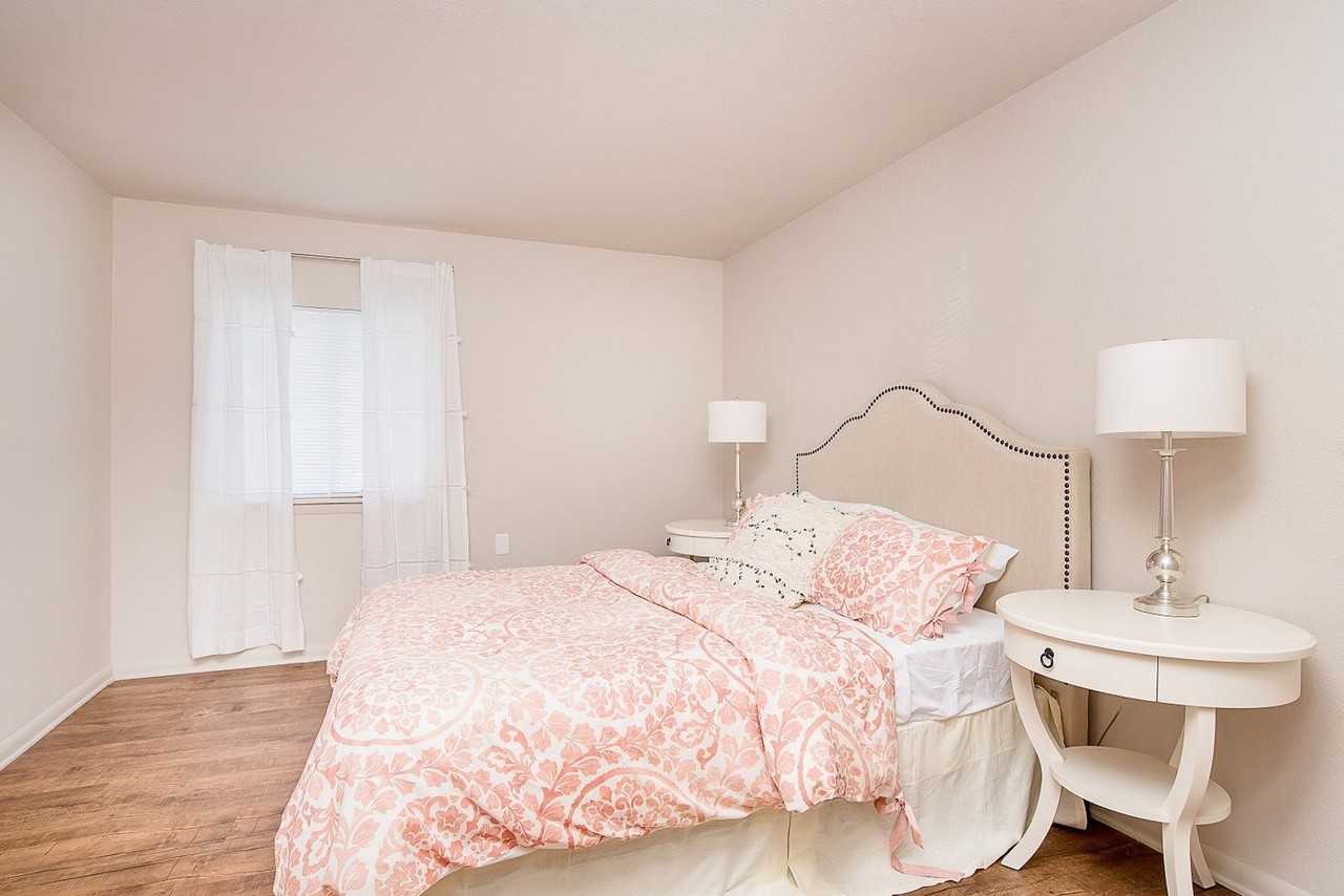 University Crossing Apartments and Townhomes - Photo 7 of 19