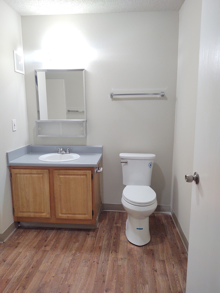 Valley Railroad Apartments - Photo 5 of 23