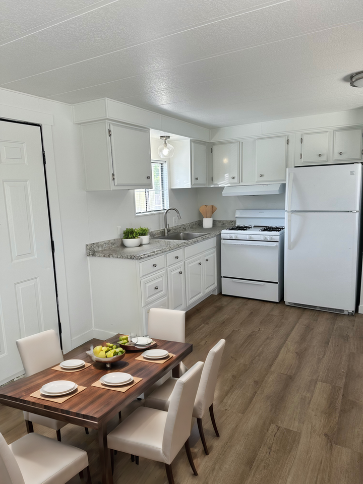 11 Baker Street - Photo 2 of 12