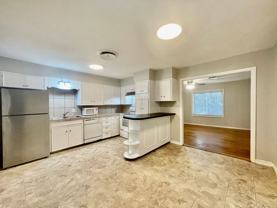 407 Sarah St - Photo 1 of 1