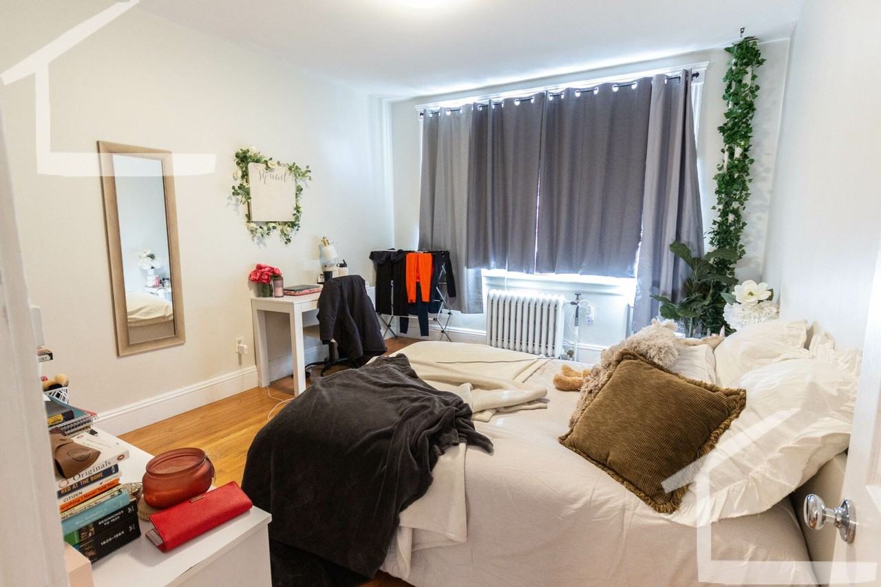 368 Chestnut Hill Ave - Photo 2 of 9