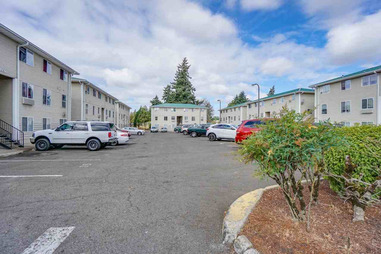 1901-1943 SE 122nd Avenue - Photo 2 of 50