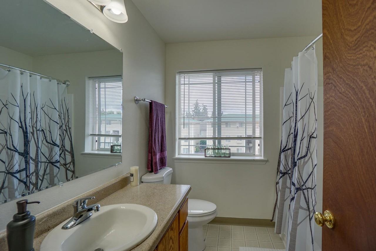 1901-1943 SE 122nd Avenue - Photo 6 of 50