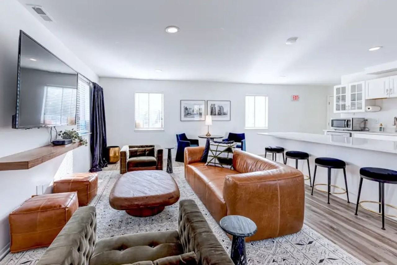 14236 Park St - Photo 3 of 28