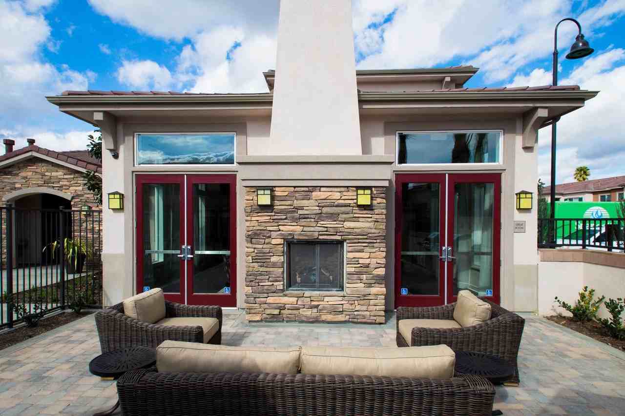 Avila Apartment Homes - Photo 7 of 50