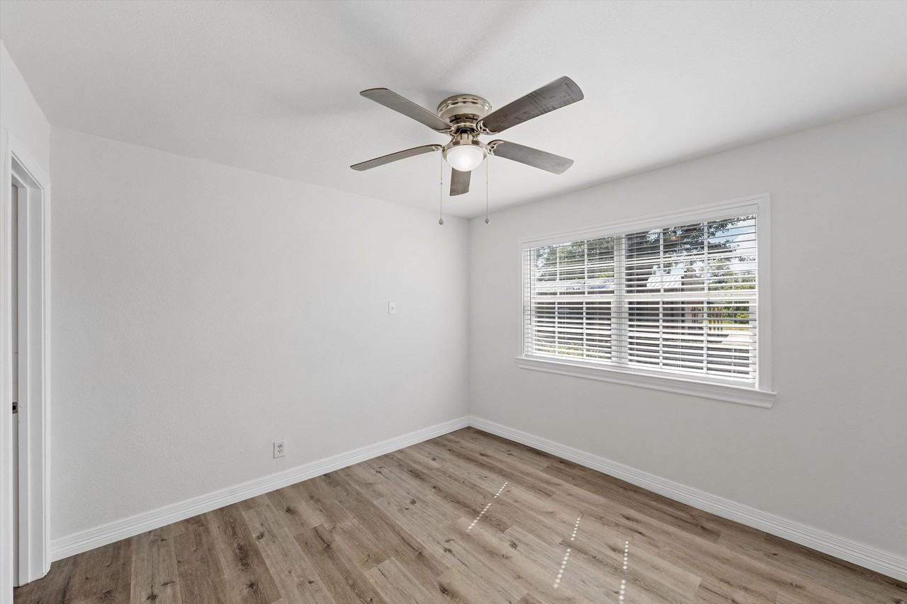 Solstice Valley Mills Apartments - Photo 5 of 28