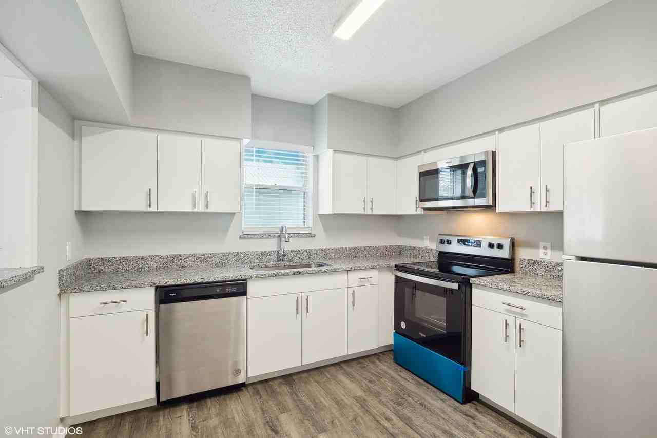 Mediterranean Villas - Photo 4 of 15