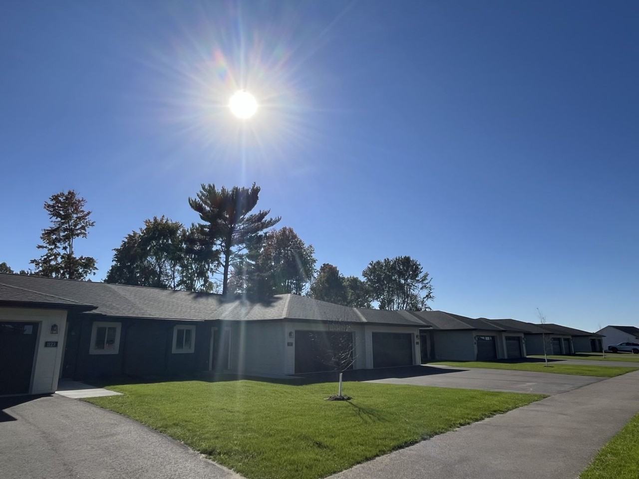 1137 Saint Andrews Dr - Photo 2 of 14