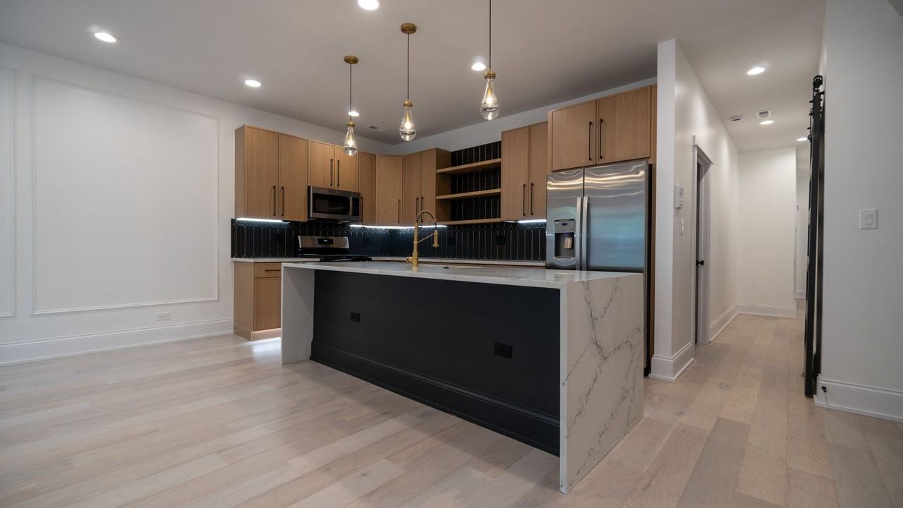 4745 N Beacon St #2S - Photo 4 of 50