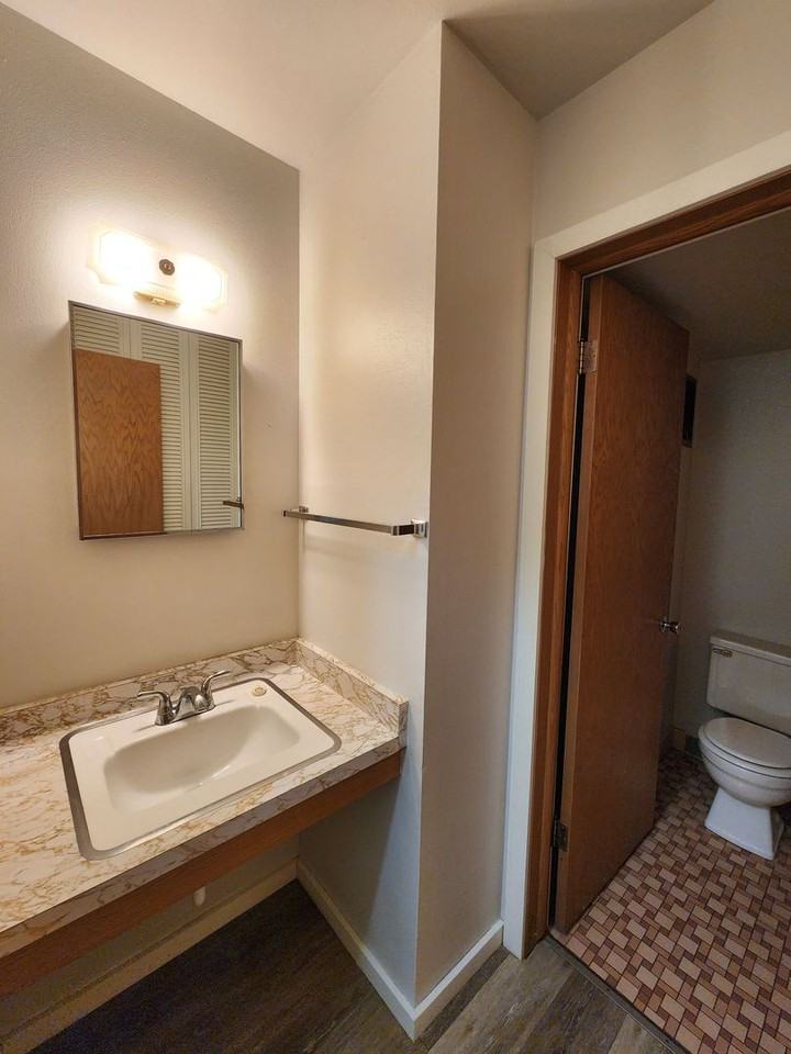 19 Plex Merrill - Photo 3 of 13