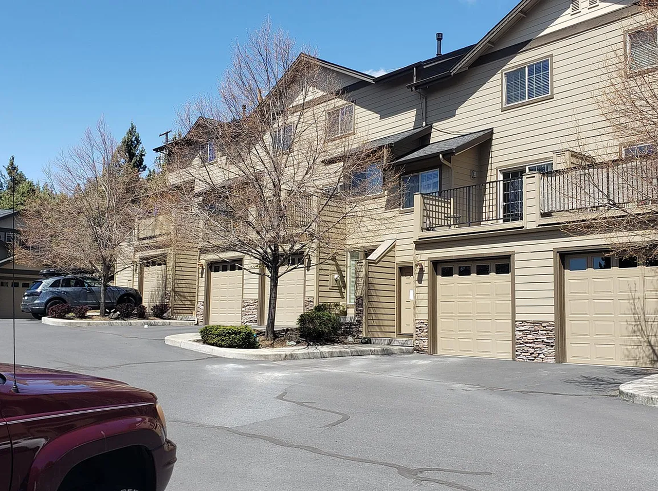 Westside Condominium Apartments - Photo 5 of 45