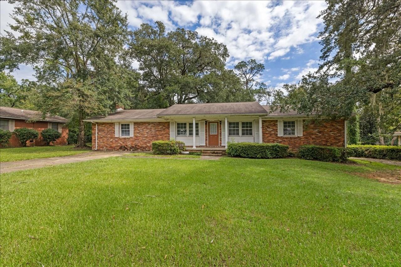 109 Chapel Drive - Photo 2 of 28