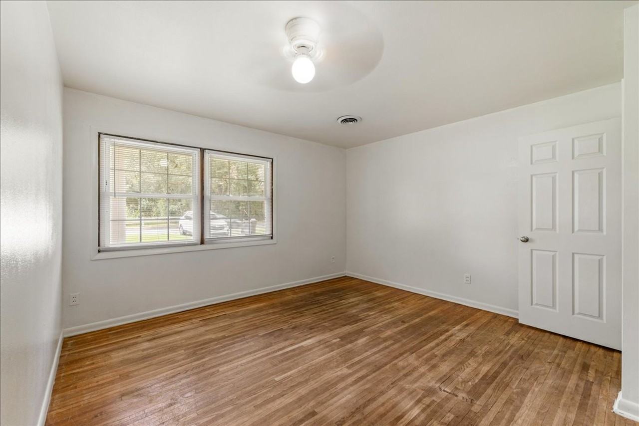 109 Chapel Dr - Photo 4 of 28