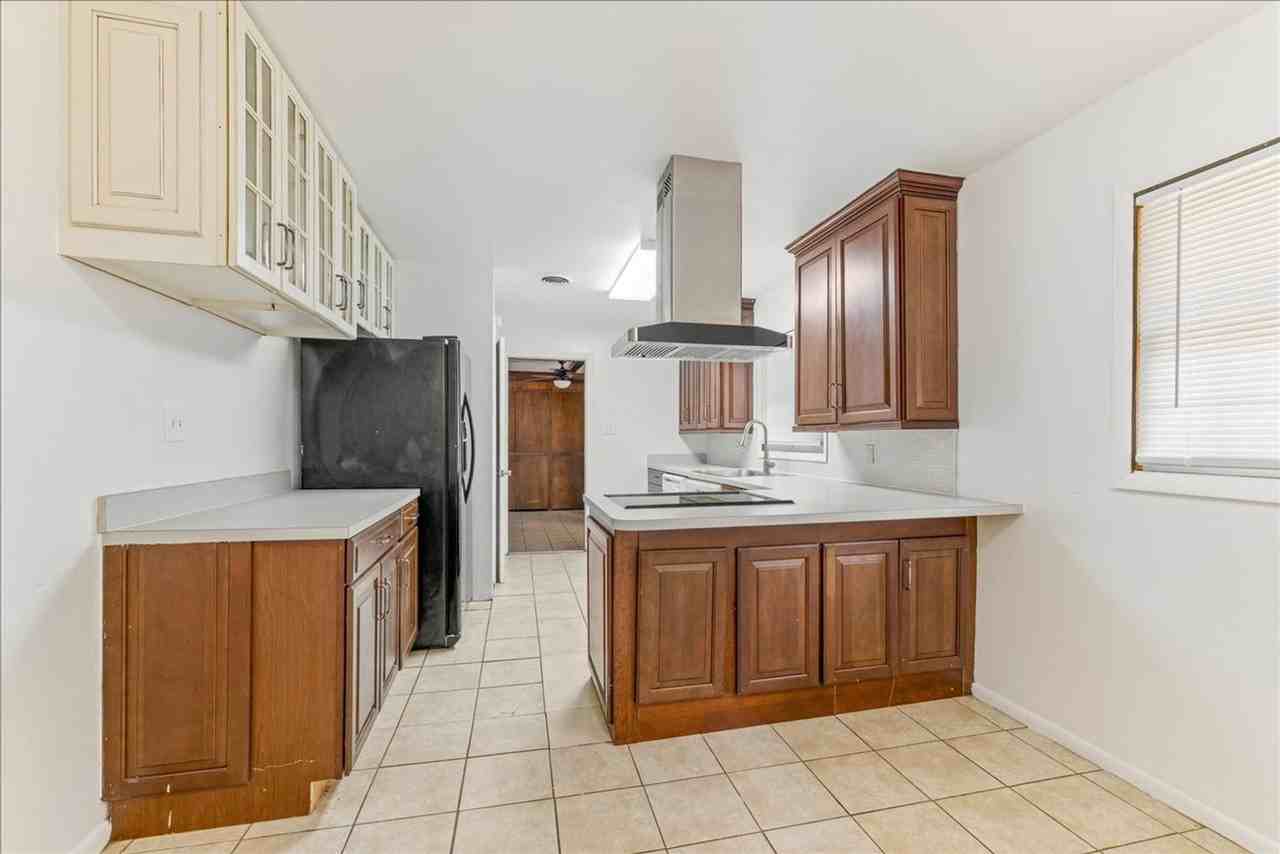 109 Chapel Dr - Photo 7 of 28