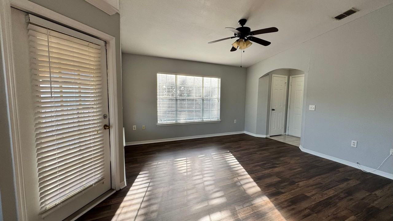 10961 Burnt Mill Rd #438 - Photo 5 of 21