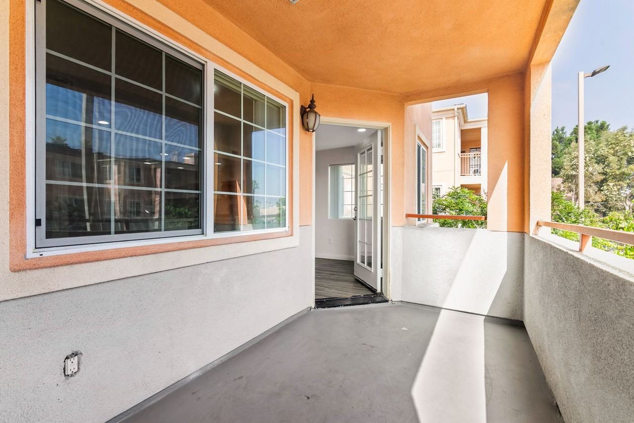 Pharus Plaza - Photo 4 of 25