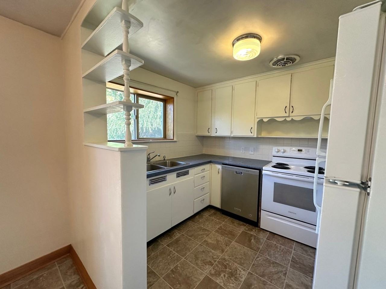 1003 N Vista Rd - Photo 6 of 17