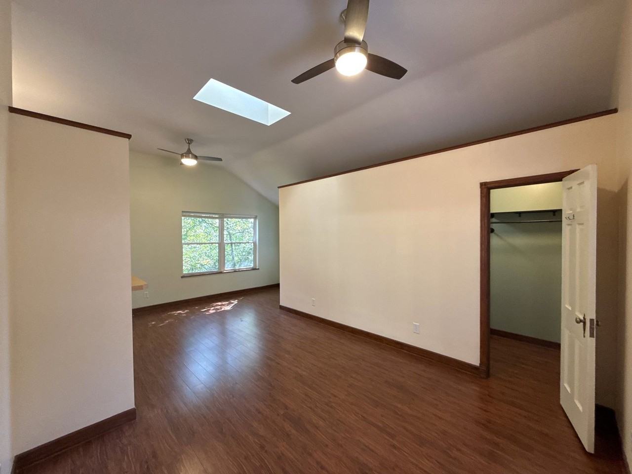 213 S Summit Ave - Photo 4 of 11