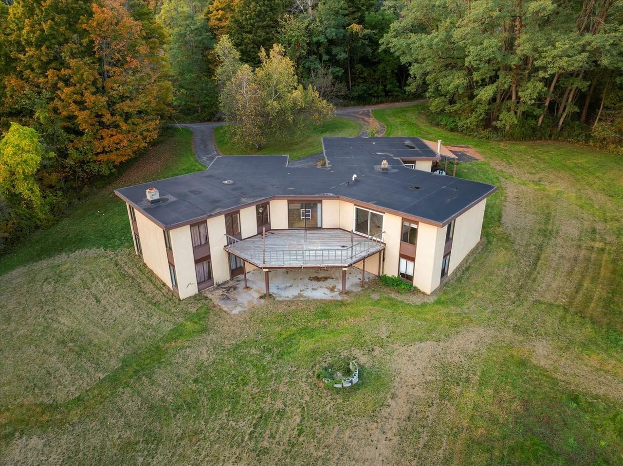 9198 Sly Hill Rd - Photo 3 of 25