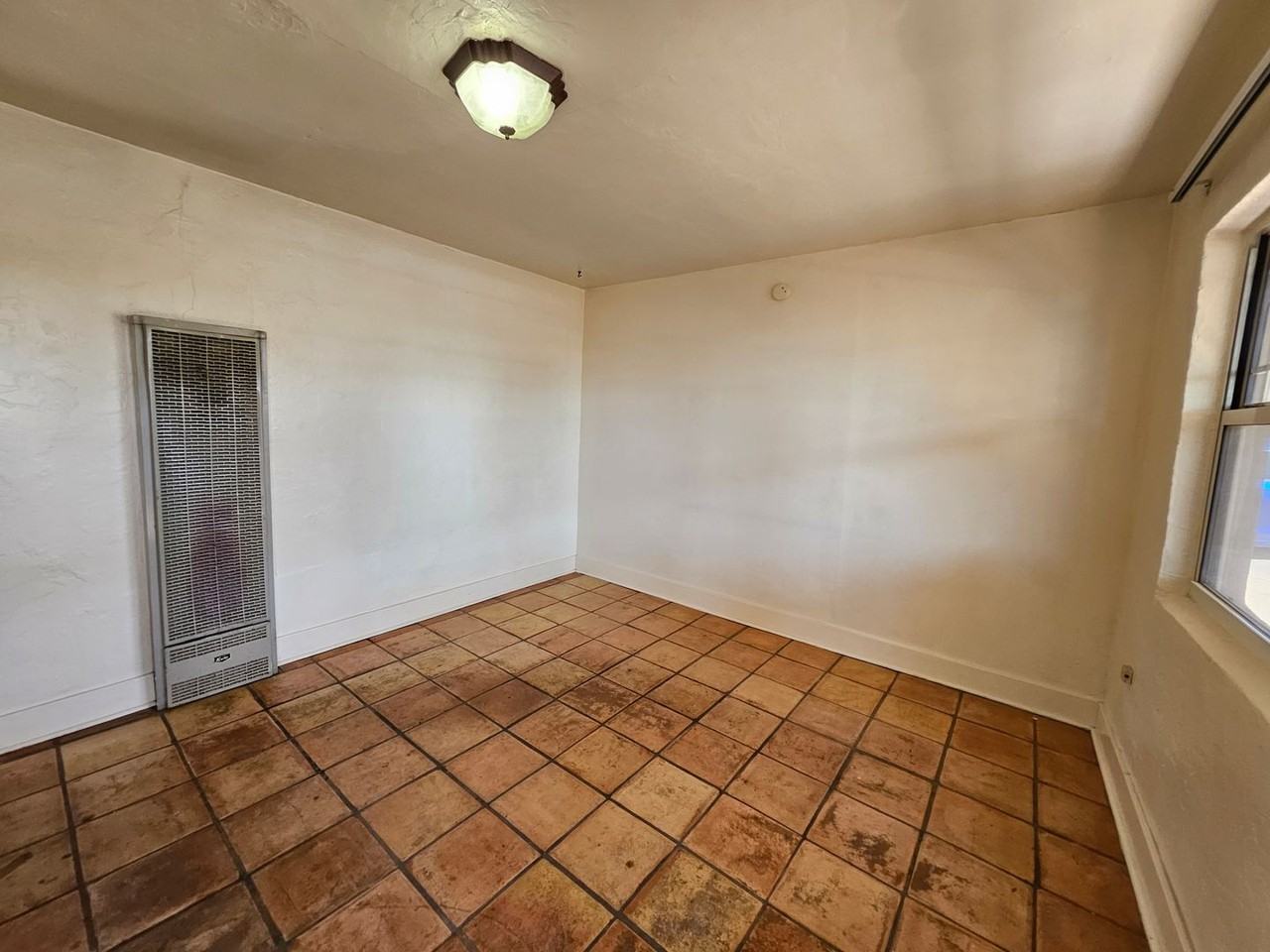 Sycamore Street NE-216 - Photo 3 of 7