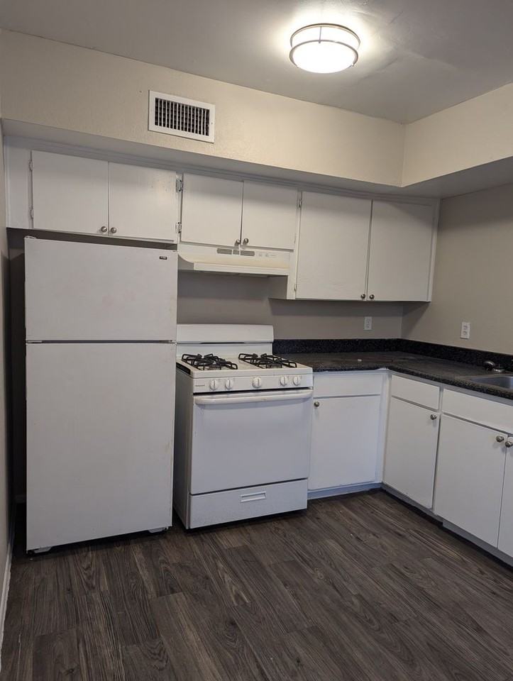 An affordable neighorhood near some of Tucson's best greeen spaces - Photo 3 of 20