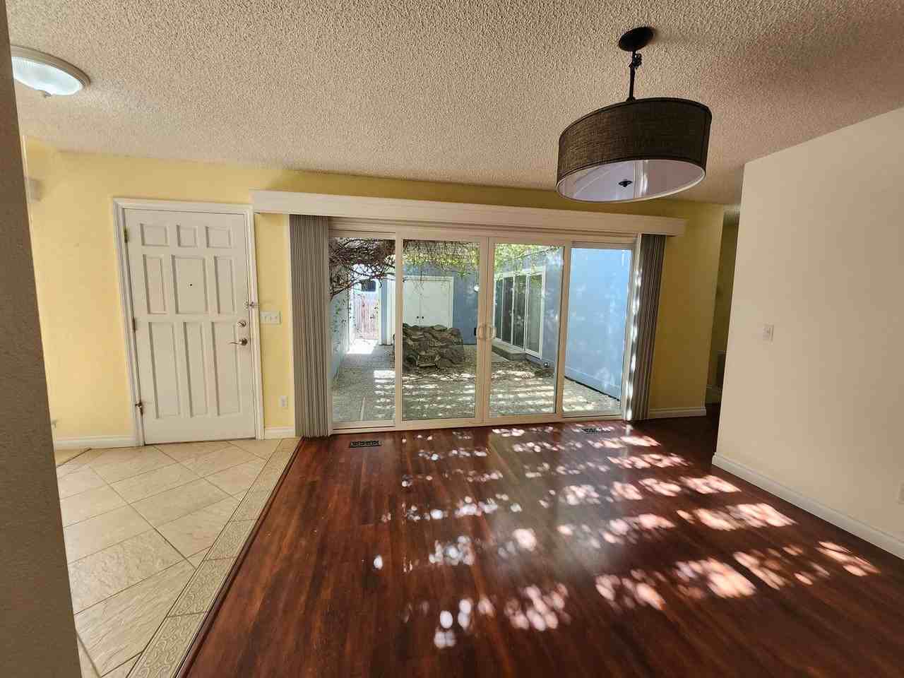 2303 Franz Ct - Photo 4 of 32