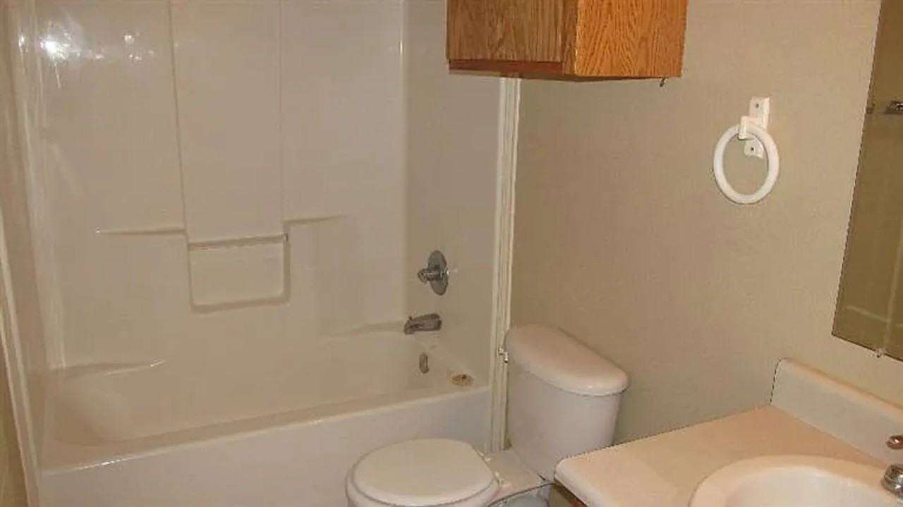 914 82nd St - Photo 7 of 7