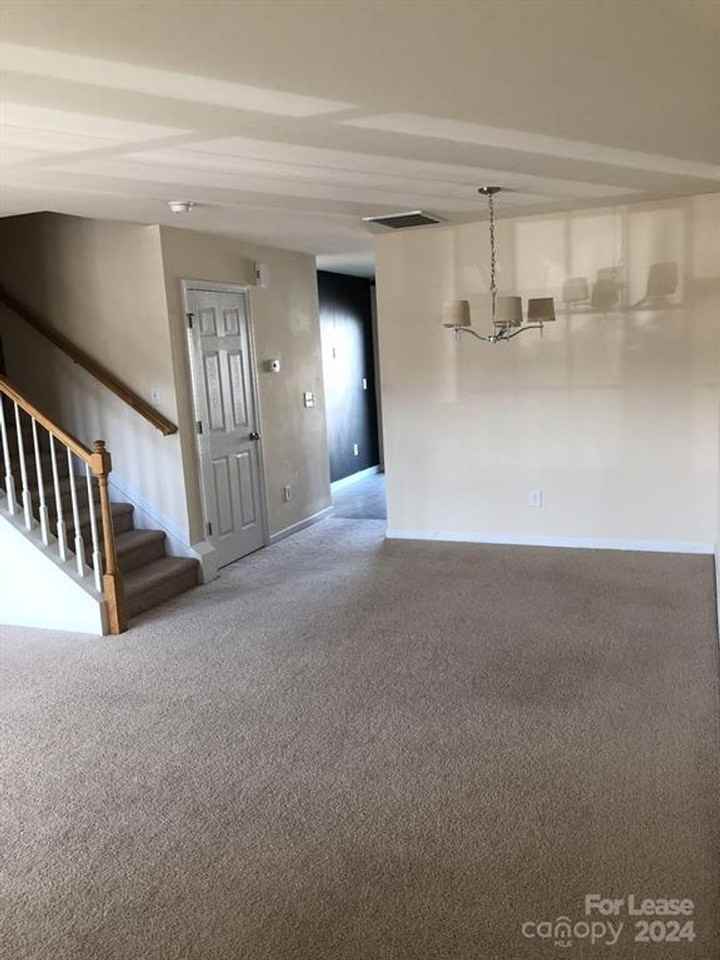 11138 Derryrush Dr - Photo 5 of 6